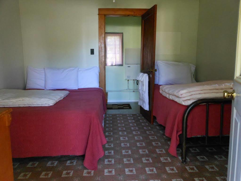 Katahdin Cabins Hotel Millinocket Bagian luar foto