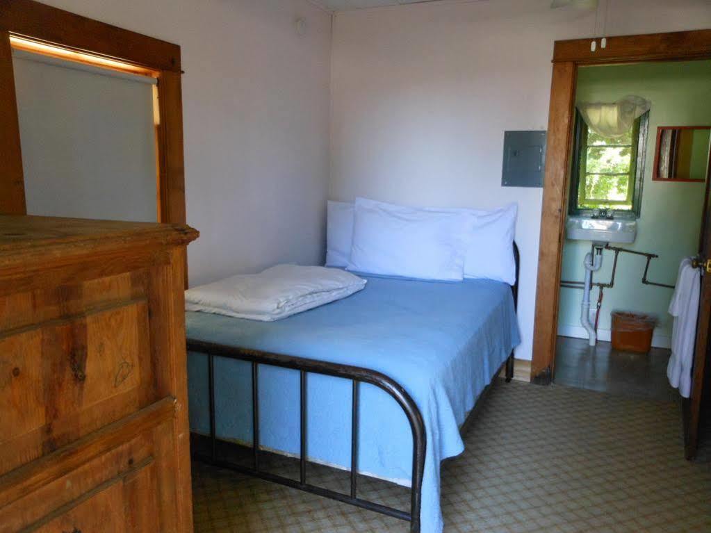 Katahdin Cabins Hotel Millinocket Bagian luar foto