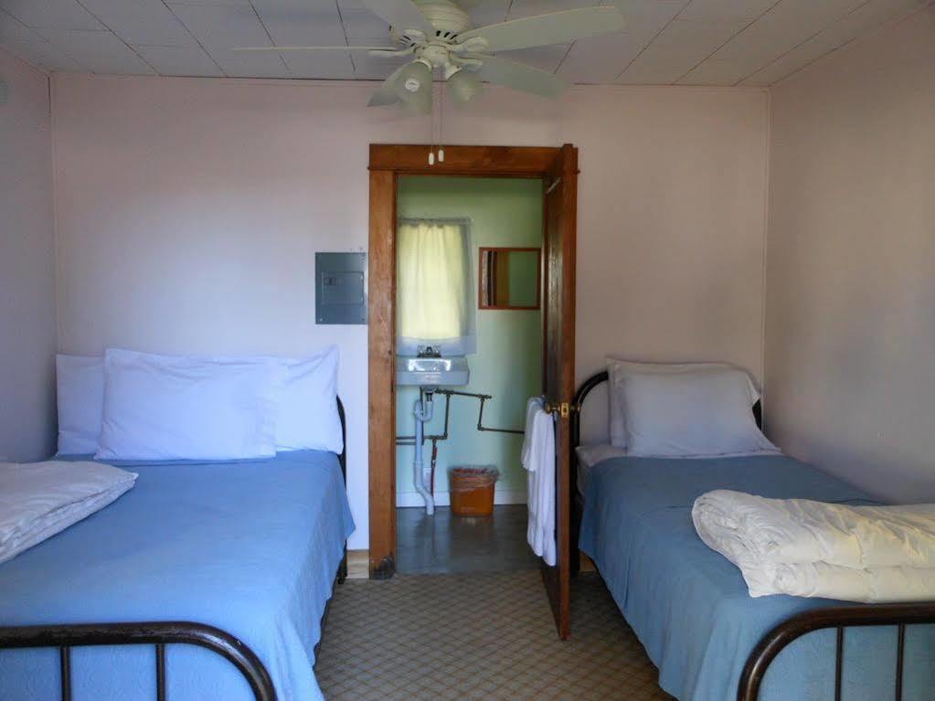 Katahdin Cabins Hotel Millinocket Bagian luar foto
