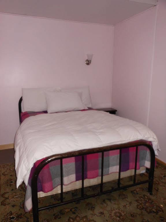 Katahdin Cabins Hotel Millinocket Bagian luar foto