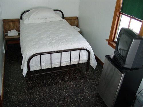 Katahdin Cabins Hotel Millinocket Bagian luar foto
