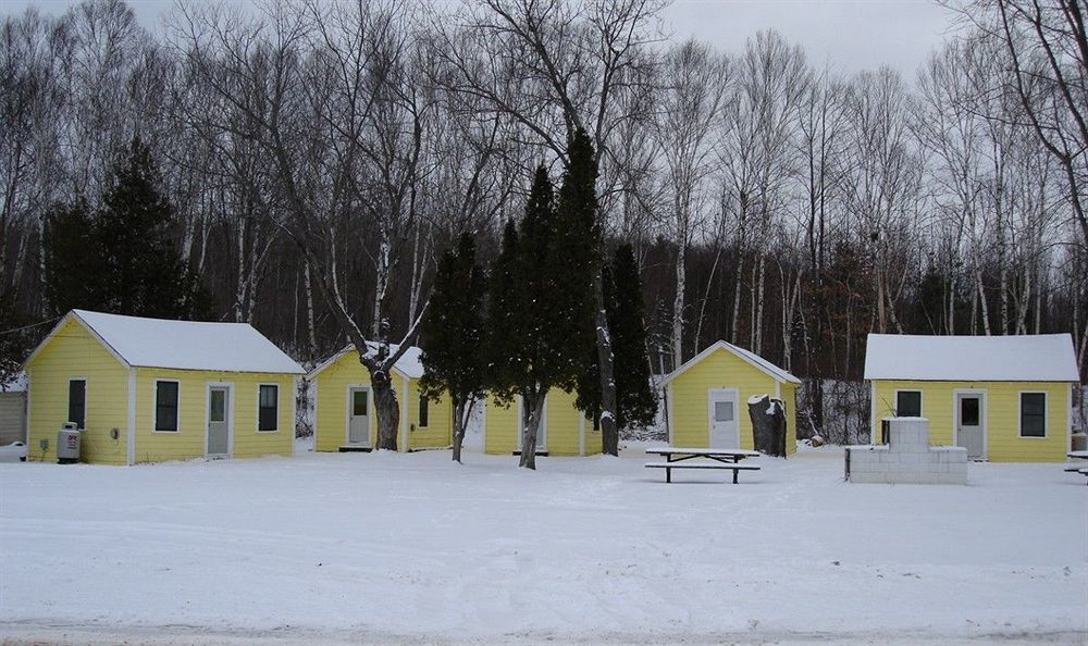 Katahdin Cabins Hotel Millinocket Bagian luar foto